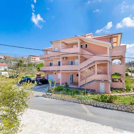 And Ljubica I Branko - Two Bedroom A2 דירה לופאר